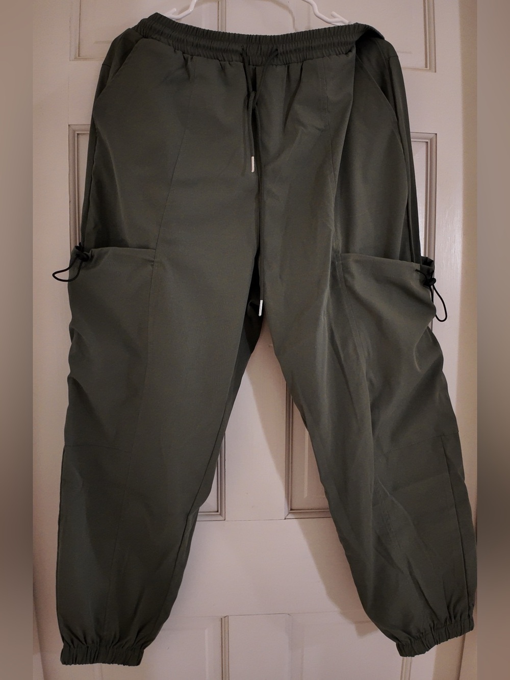 Forever 21 Men's Olive Green Cargo Joggers